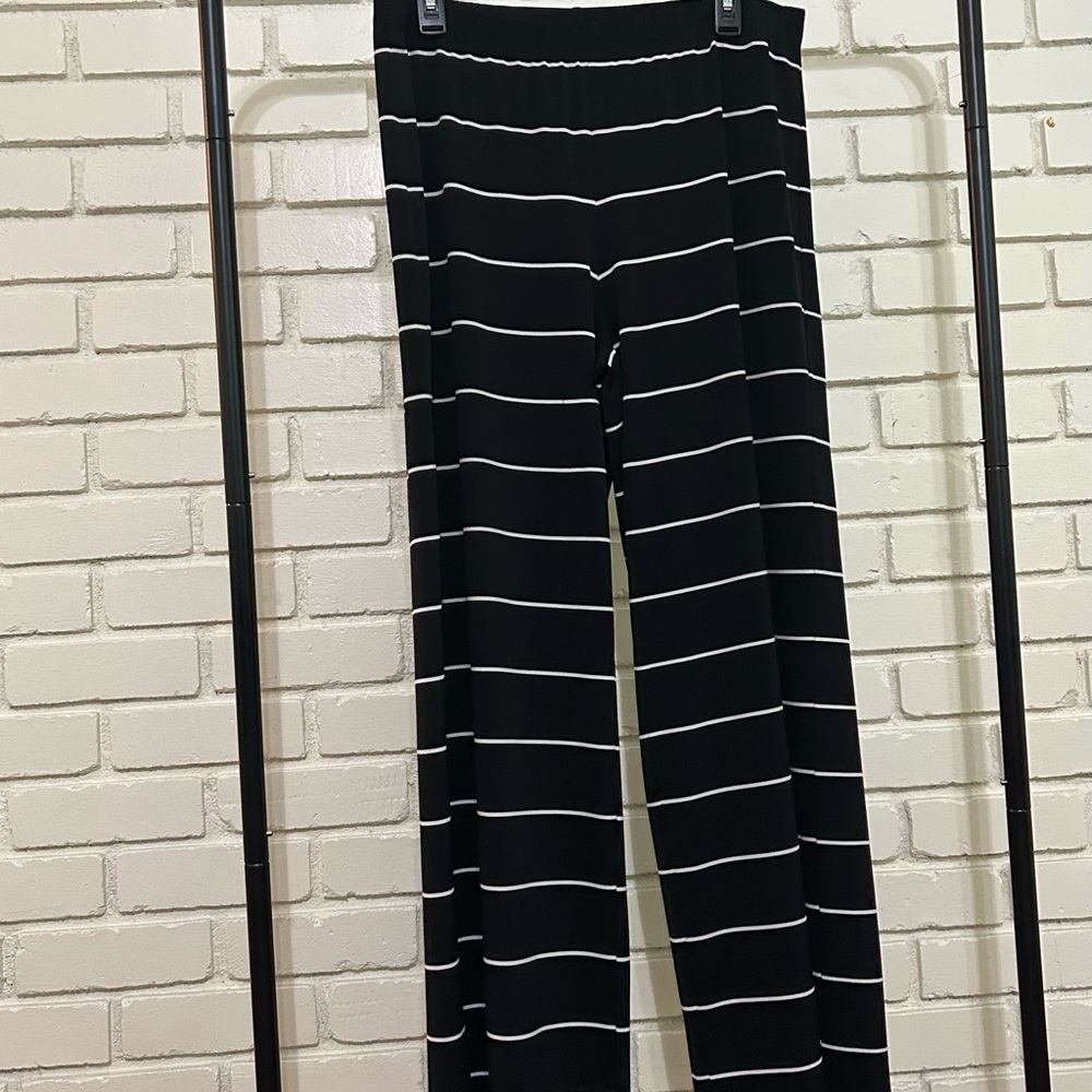 Susan Graver Black and White Wide Leg Pants in Medium